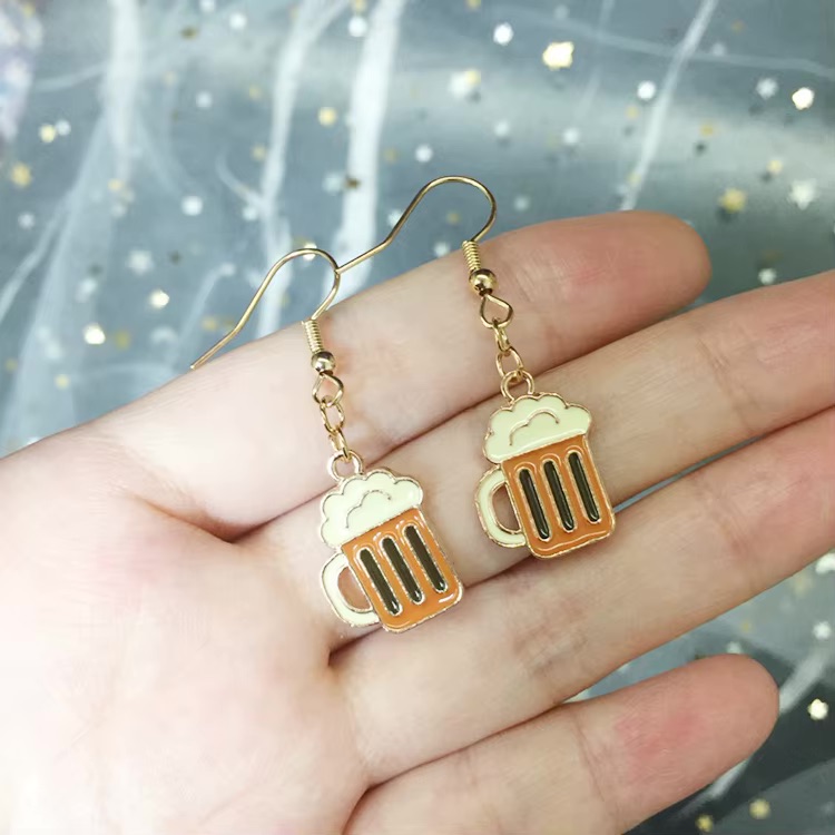 Hca9d446484944f19ad55b859cce6204bs.jpg_ Náušnice z pivního hrnku